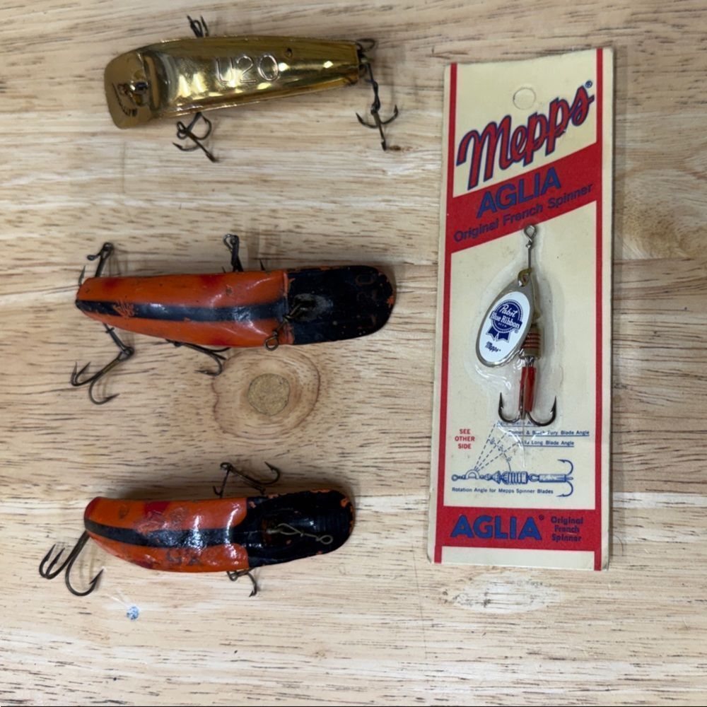 Aglia Fishing Lure Set - Gold, Orange, Black